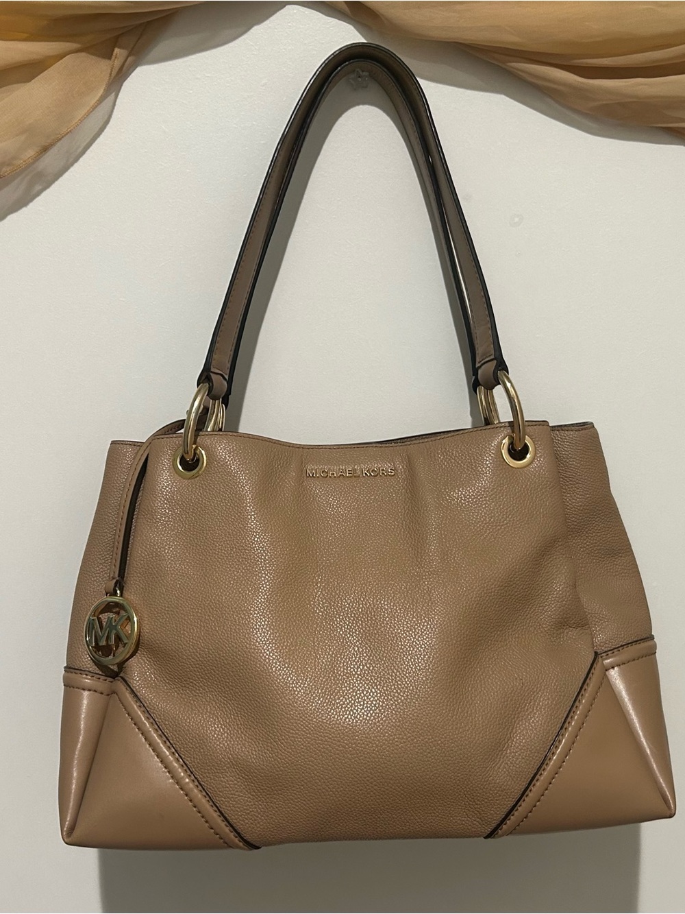 Michael Kors Beige/Tan Pebbled Faux Leather Shoulder Bag with Gold Hardware